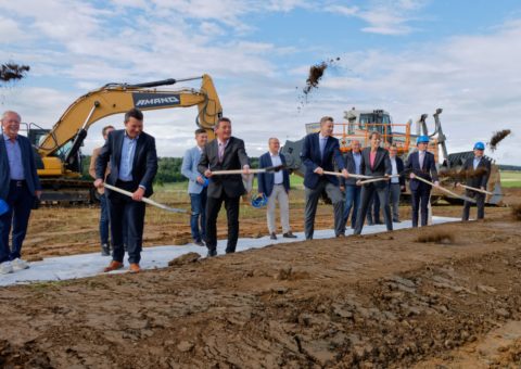 Spatenstich; Landkreis Hof; Industrieflächen; Neuansiedelung; OB Eva Döhla, Landrat Dr. Bär., Bürgermeister Stefan Müller; Investitionen