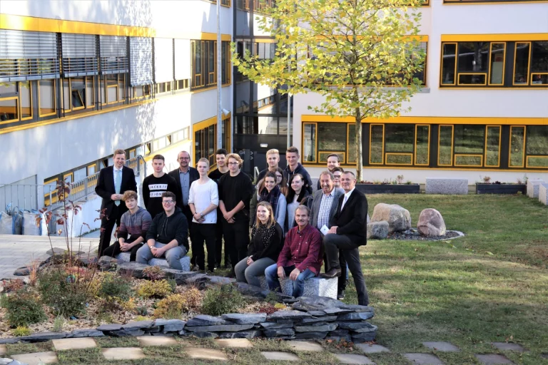 Nailaer Schüler gestalten „Grünen Pausenhof“