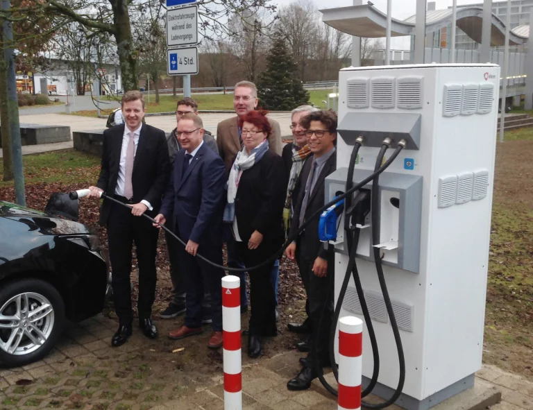Neue E-Ladesäule in Bad Steben