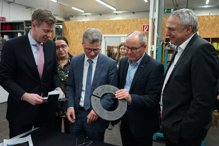 Staatsminister Sibler besuch Campus Münchberg