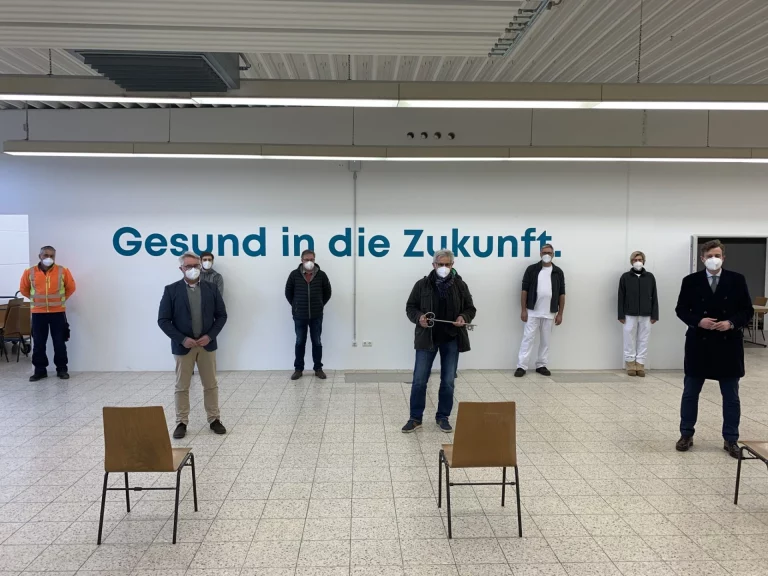 Schlüsselübergabe für Impfzentrum in Helmbrechts – Impfbetrieb startet am Samstag:
