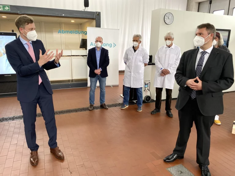 Pilotprojekt in Töpen – Impfzentrum Hofer Land und Gemeinde starten Bürgerimpfung mit mobilen Teams