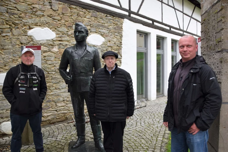Dreharbeiten mit Joey Kelly und Reiner Calmund in Mödlareuth für Challenge „Grünes Band“