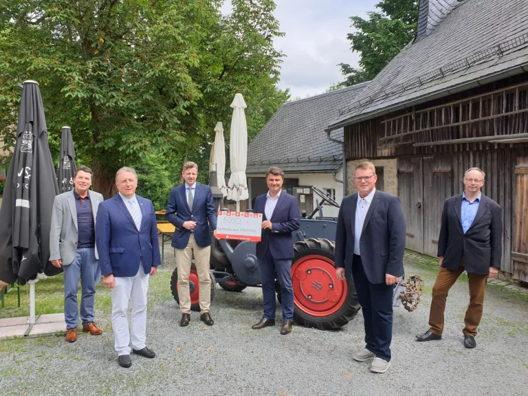 Oberfränkisches Bauernhofmuseum Kleinlosnitz erwirbt historische Traktoren