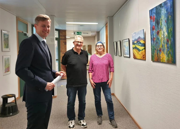 Neue Kunstausstellung im Landratsamt: „Von Nord nach Süd“ von Ute Mainka