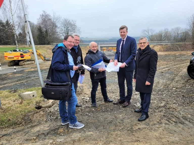 Pressegespräch zum Ausbau der Kreisstraße HO 20 Stammbach–Metzlesdorf