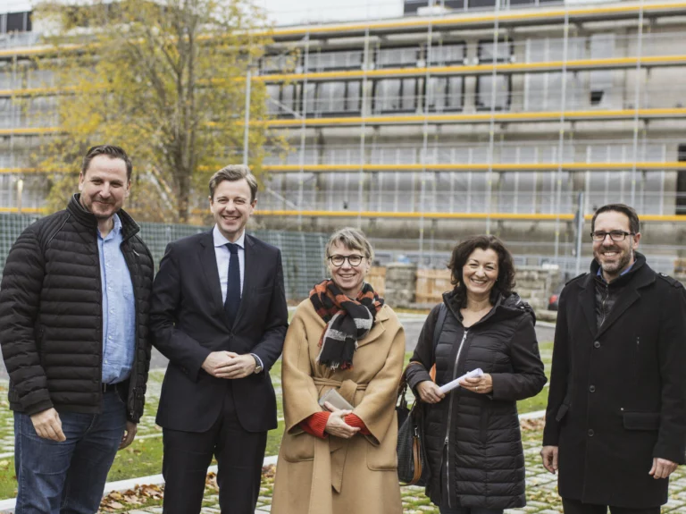 77 neue Parkplätze für Mitarbeiter der Klinik Münchberg