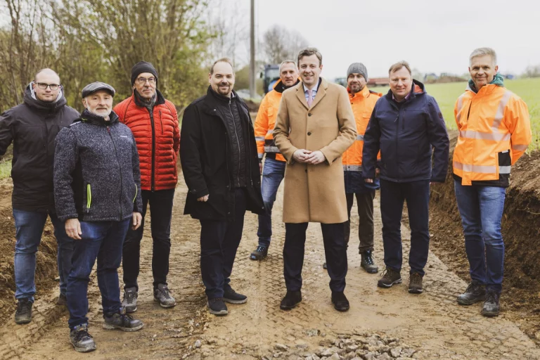 Baubeginn für weiteren Teilabschnitt des Flüsseradweges im Landkreis Hof