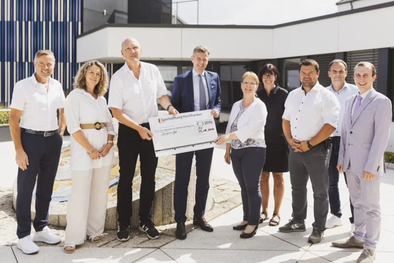 Sportstiftung Hochfranken übergibt rund 3.400 Euro an Projekt „Schwimmwoche“