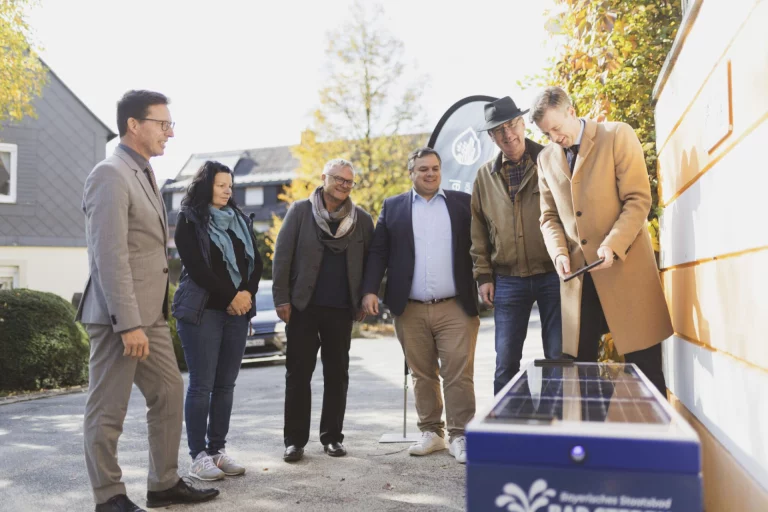 Neues Projekt von Smart Cities: Smarte Bänke für den Landkreis Hof