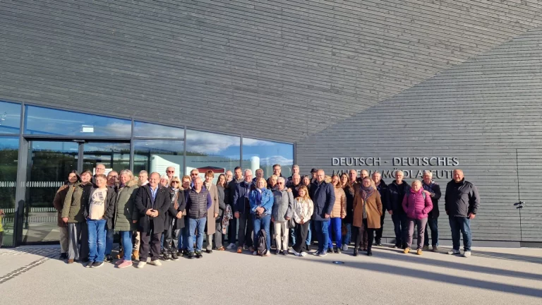 Besuch aus Mions im Deutsch-Deutschen Museum Mödlareuth