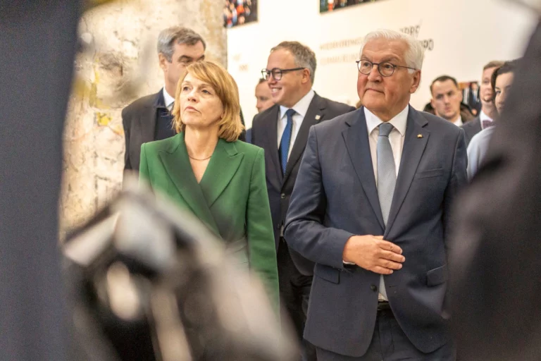 Bundespräsident Steinmeier im Deutsch-Deutschen Museum Mödlareuth