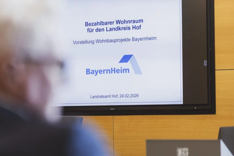 BayernHeim stellt Wohnbauoffensive für bezahlbaren Wohnraum im Landkreis Hof vor